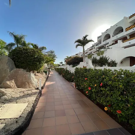 Apartment Villas And In A Popular Complex *