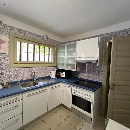 Villas And In A Popular Complex Apartment Playa de las Americas (Tenerife)